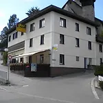 Frieden Hotel 2*
